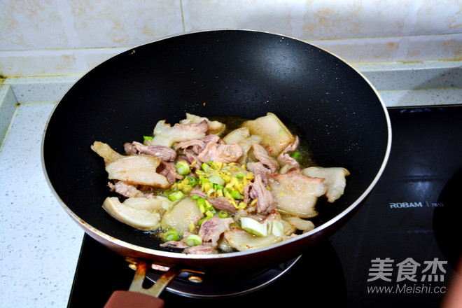 Sauerkraut Stewed White Meat recipe