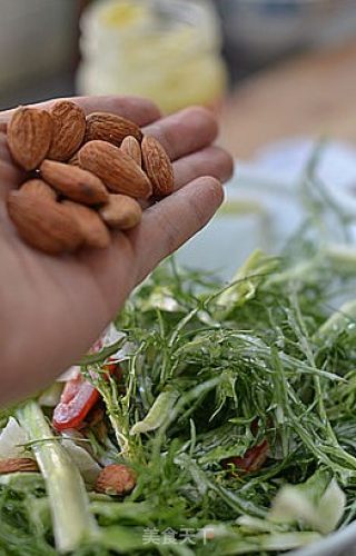 "bitter Food" of Autumn [bitter Chrysanthemum and Tremella Salad] recipe