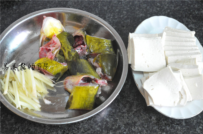 Yellow Thorn Fish Tofu Soup recipe