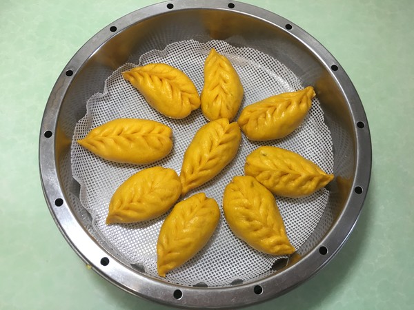 Willow Squash Bean Paste Buns recipe