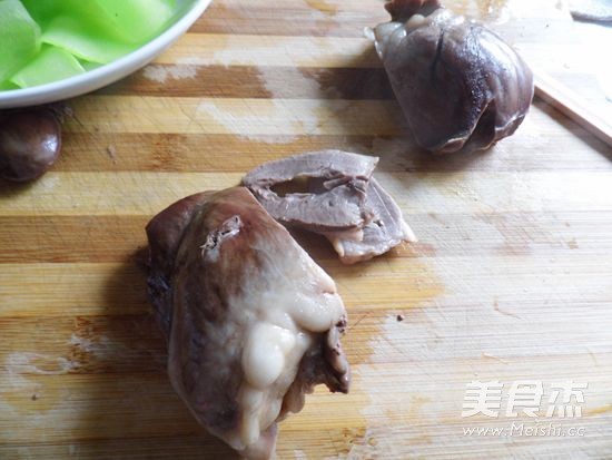 Stir Fried Pork Hearts with Green Bamboo Shoots recipe