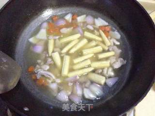 Fresh and Strong Flavor----【curry Chicken with Bamboo Shoots】 recipe