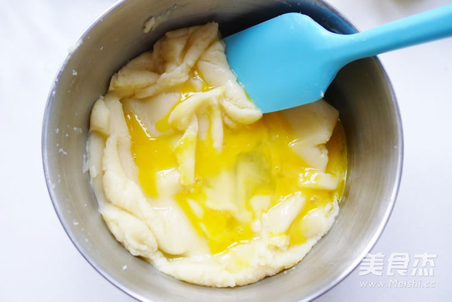 Puffs with Vanilla Matcha Sauce recipe