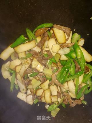 Stir-fried Bean Curd with Shredded Pork with Pepper recipe
