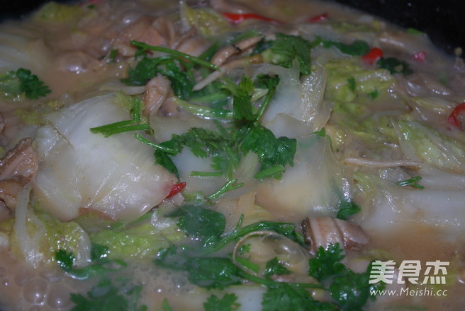 Stir-fried Cabbage with Swan Eggshell recipe