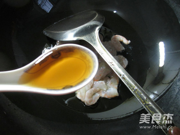 Stir-fried Lotus Root with Shrimp and Spicy Pepper recipe