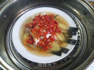 Steamed Small Rubber Fish with Chopped Pepper recipe