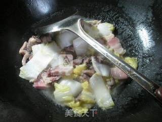 Stir-fried Cabbage with Bacon Chicken Gizzards recipe