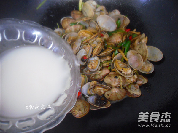 Spicy Popped Clams recipe