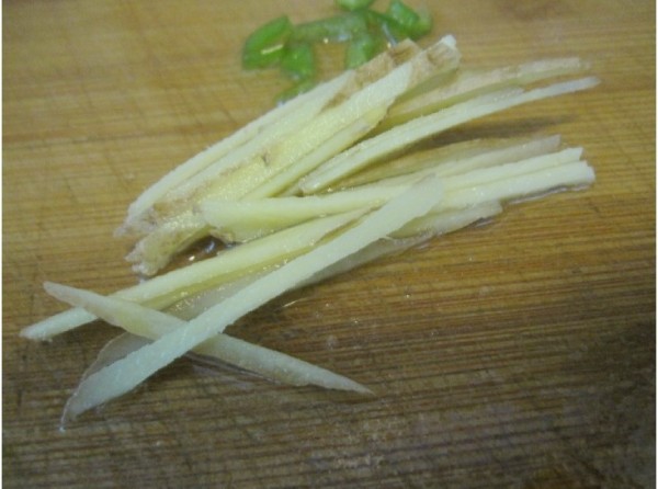 Steamed Dried Fish with Peanuts recipe