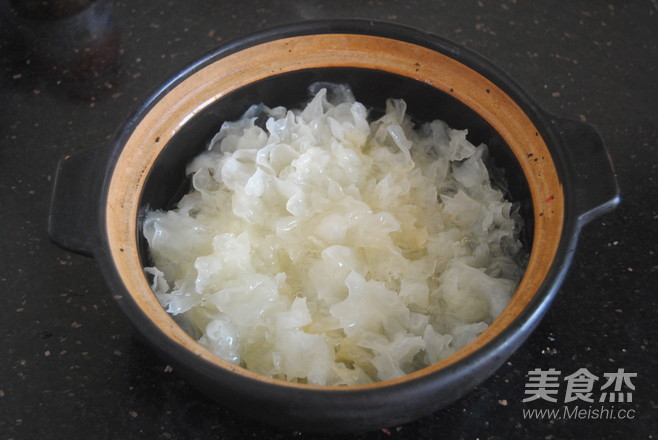 Papaya Tremella Stewed Milk recipe