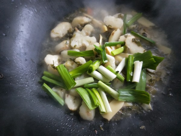 Stir-fried Horseshoe with Winter Bamboo Shoots recipe