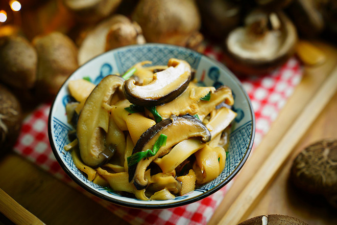 Stewed Bamboo Shoots with Mushrooms recipe