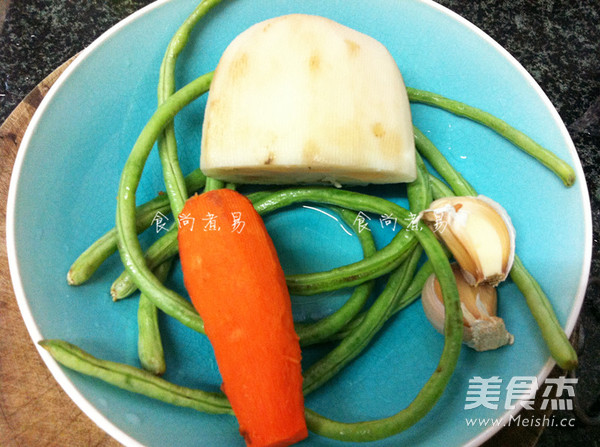 Fried Lotus Root with Beans recipe