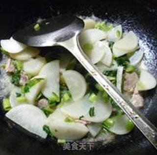 Stir-fried Radish with Lean Pork recipe