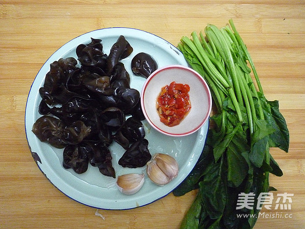 Spinach with Fungus recipe