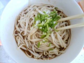 Simple Desktop Breakfast-delicious Peanut Sauce Noodles recipe