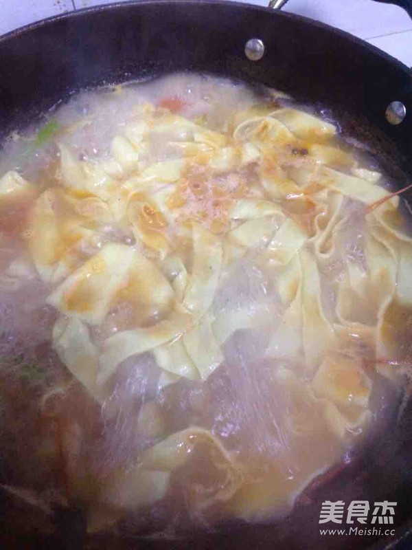 Hand-rolled Noodles with Shredded Pork and Tomato Gourd recipe