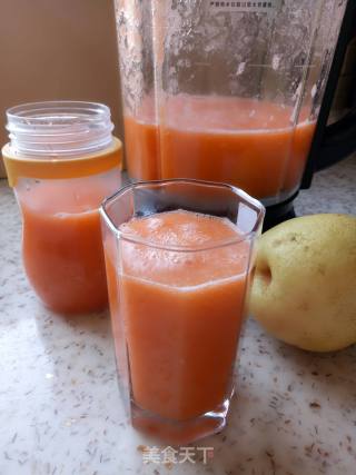 Autumn Pear and Carrot Juice recipe