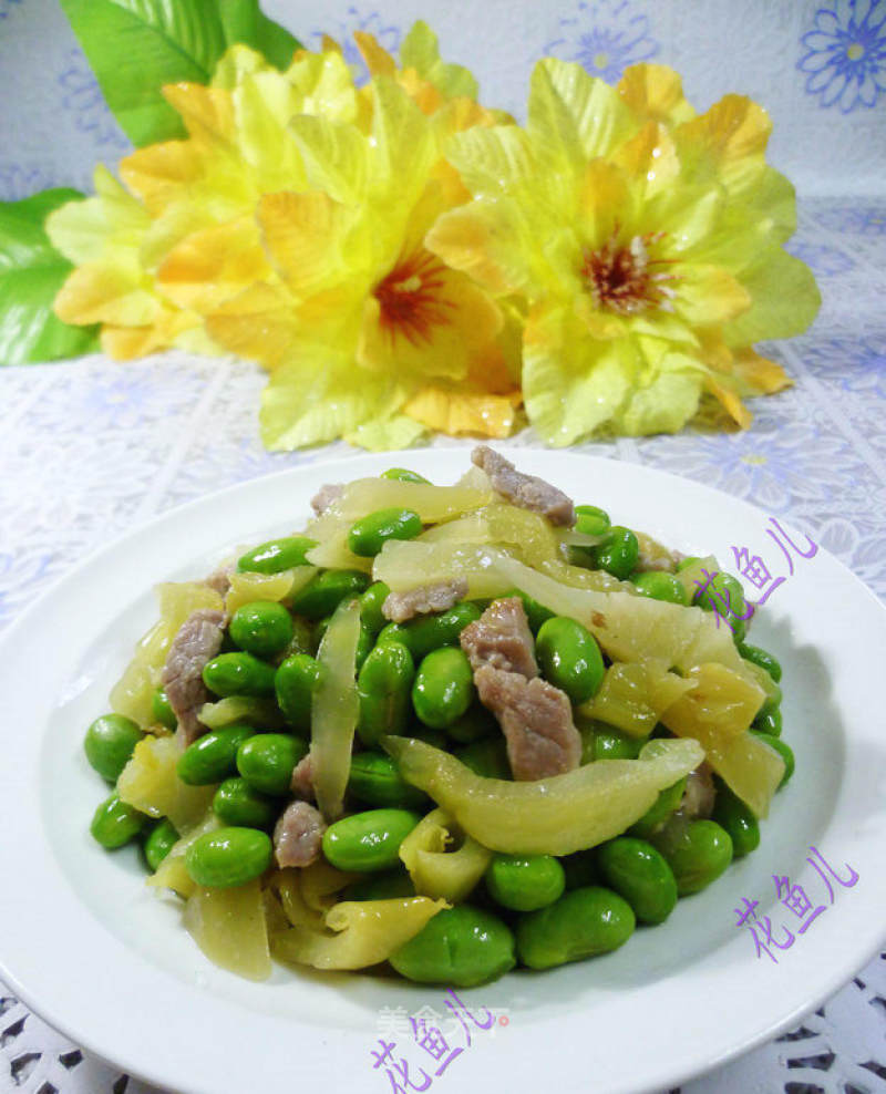 Stir-fried Edamame with Sauerkraut and Lean Pork Shreds recipe