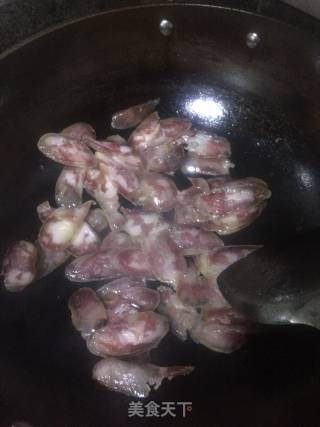 Stir-fried Sausage with Garlic recipe