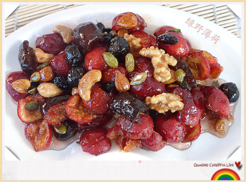 Winter Snacks-fried Red Fruits with Eight Treasures recipe