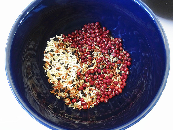 Mixed Grains and Red Dates Porridge recipe