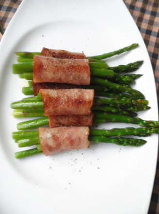 Bacon and Asparagus Rolls recipe