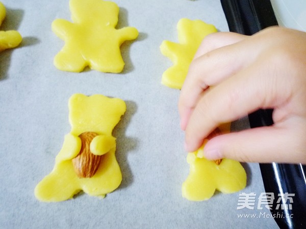 Bear Almond Cookies recipe