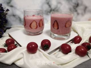 Coconut Strawberry Yogurt Milkshake recipe