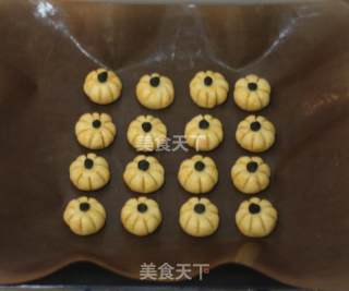 Simple Shape is More Cute---pumpkin Biscuits recipe