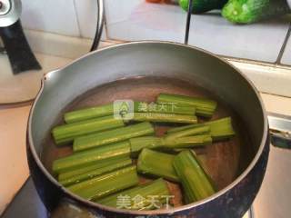 Celery Cucumber Apple Juice recipe