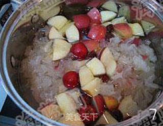 Apple Tremella Red Fruit Soup recipe