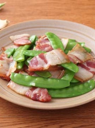 Fried Bacon with Snow Peas