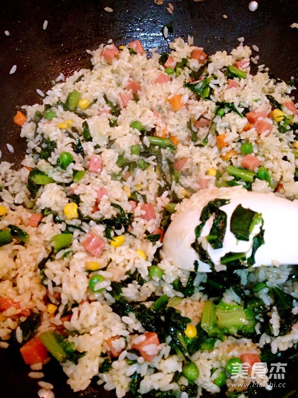 Assorted Fried Rice with Lettuce recipe