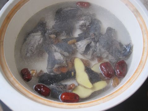 Red Dates and Longan Black Chicken Soup recipe