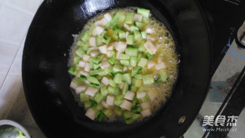 Stir-fried Braised Pork with Yam Cucumber recipe