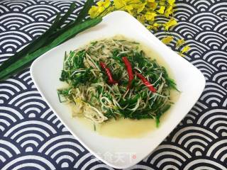 Stir-fried Leek with Mung Bean Sprouts recipe