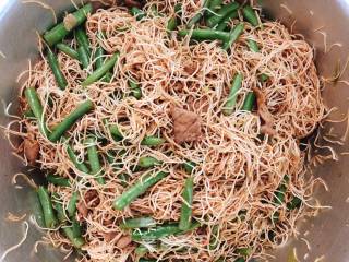 Braised Noodles with Beans recipe