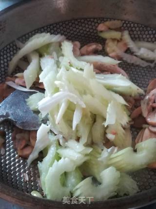 Stir-fried Celery with Straw Mushrooms recipe