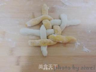 Pumpkin Hydrangea Honey Bean Buns recipe