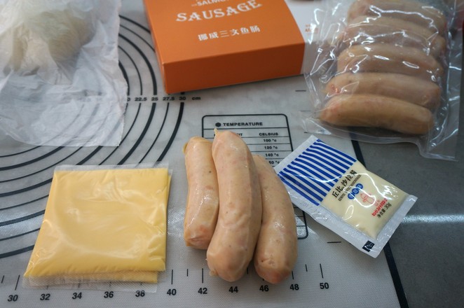 Salmon Sausage Cheese Bread recipe
