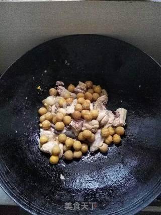 Chestnut Roast Chicken-a Classic Meal recipe