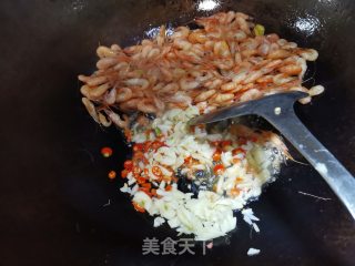 Stir-fried Small River Prawns with Leek recipe