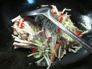 Scrambled Eggs with Red Pepper and Leek Sprouts recipe