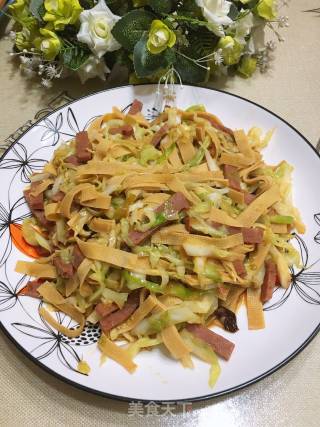 Stir-fried Cabbage with Luncheon Meat recipe