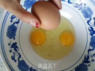 White Jade Jadeite Inlaid with Gold ~ Jade Egg Dumplings with Green Onion recipe