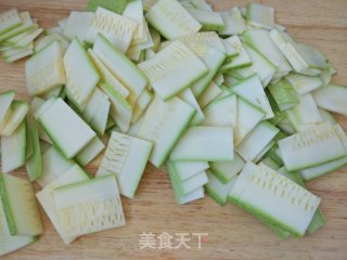 Stir-fried Mushrooms with Summer Melon recipe