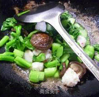 Stir-fried Cabbage Core with Mushroom and Shrimp Ball recipe