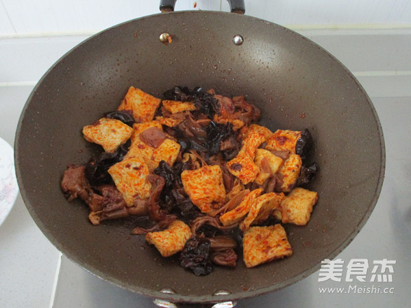 Stir-fried Pork with Tofu and Mushroom recipe